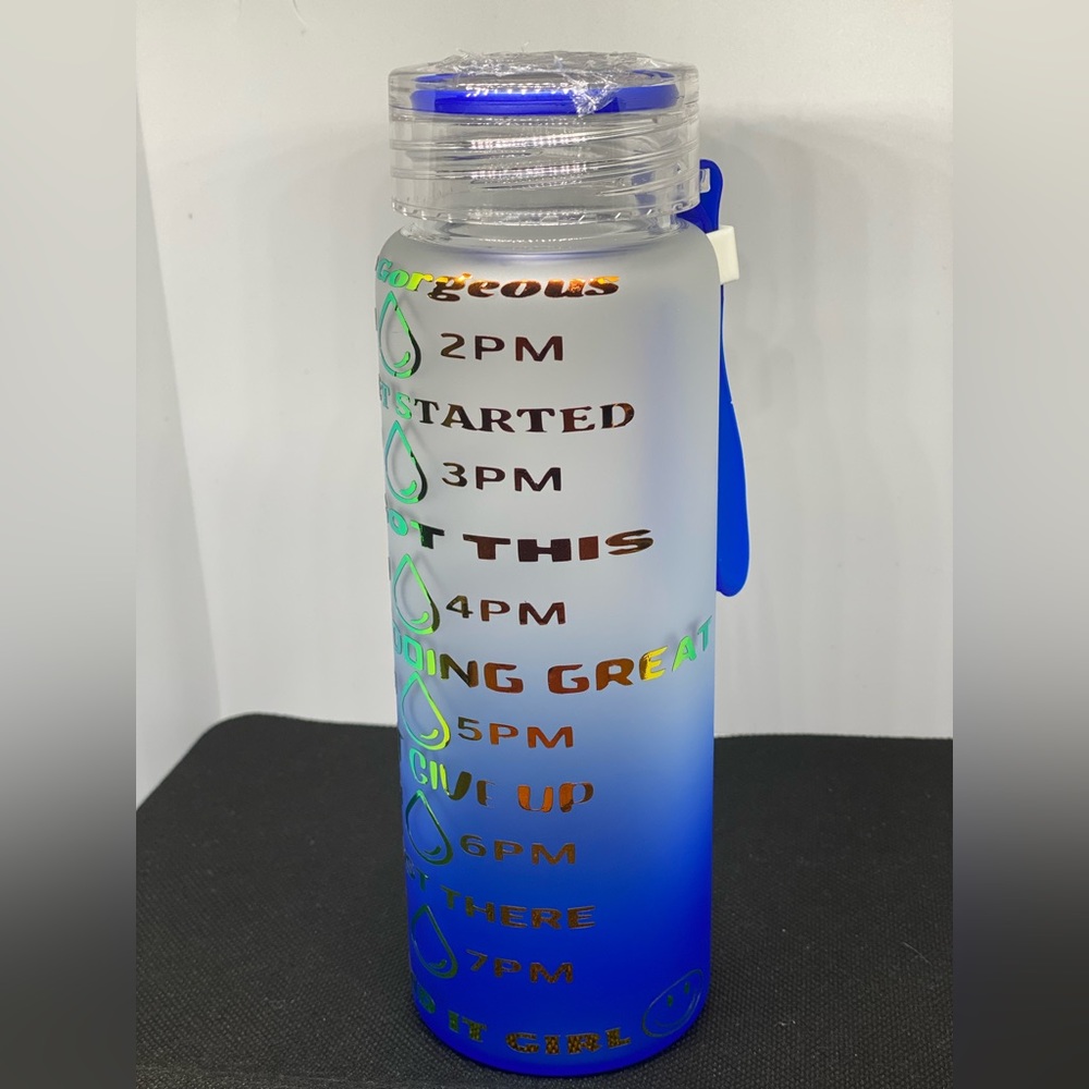 Glass water bottle - Picture 3 of 3